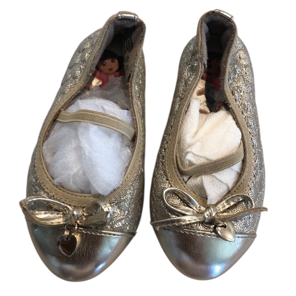 Dora the Explorer Size 5.5 Gold Kids Ballet Flats with Bow